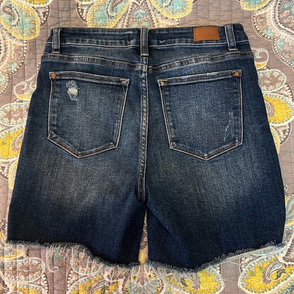 Judy Blue High Rise Mid Thigh Denim Shorts Size Medium - Picture 2 of 7